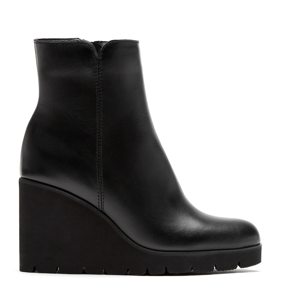 La Canadienne Go Leather Bootie In Black